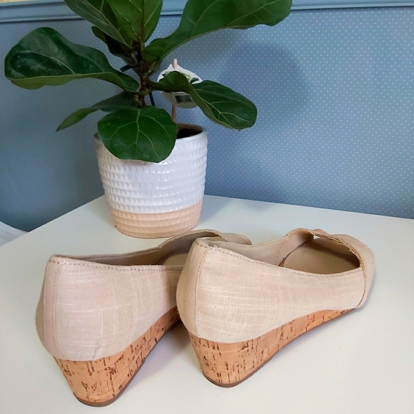 Aldo Shoes / Peep Toe Wedge Shoe Size 7.5 - Picture 5 of 5